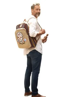 Rucksack aus Hanffaser, bestickt mit Totenkopf Motiv
